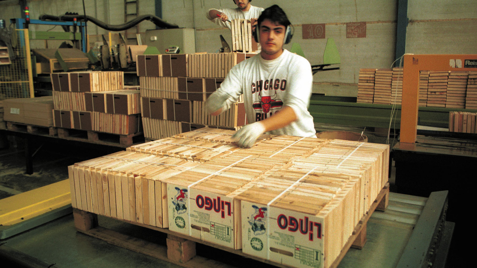 El precio de los palets de madera usados dispara su precio » FyH Revista