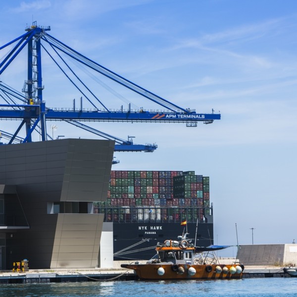 Puerto de Valencia contendores