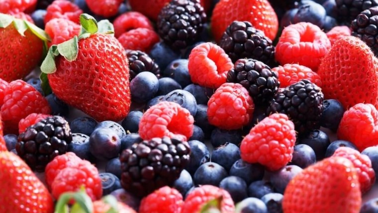 superficie frutos rojos Huelva