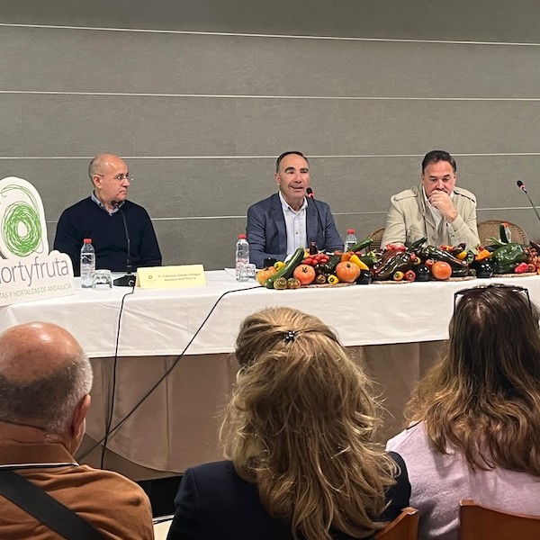 Juan Tomás Cano reelegido presidente de Hortyfruta