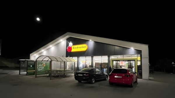 Biedronka cuenta en la actualidad con 25 tiendas 24/7 en Polonia