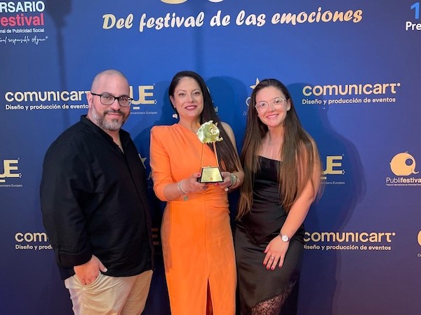 Uvasdoce Fresh ha sido galardonada con el premio a la Mejor Ejecución en Evento Social en la 20 edición del Publifestival