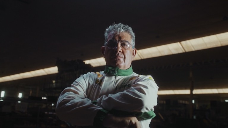 Pedro Palazón Rodríguez, trabajador de Limonar de Santomera, en una escena de la docuserie '24 horas de Le Mons