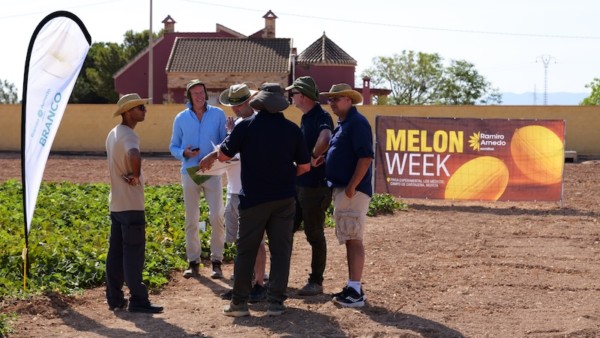 Ramiro Arnedo celebra las jornadas de melón al aire libre del 30 de junio al 3 de julio en su finca Los Médicos, en el Campo de Cartagena, Murcia