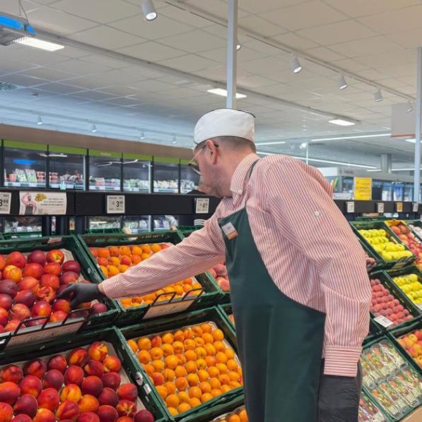 Consum comprará más de 8.700 Tn de fruta de hueso nacional este verano, un 11 % más