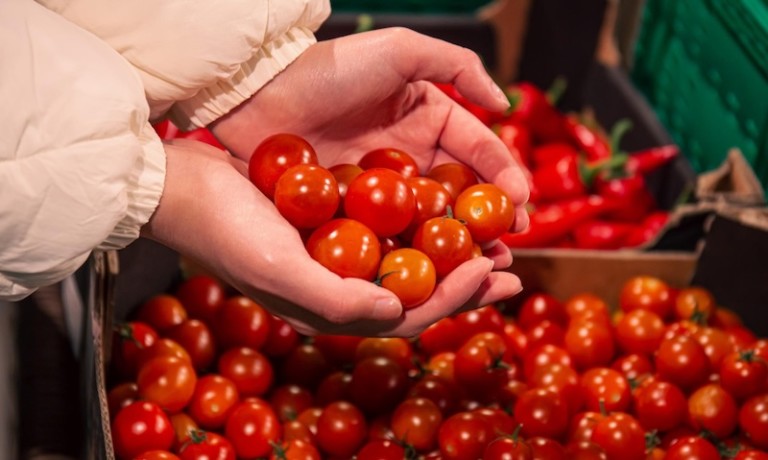 Tomate cherry suelto