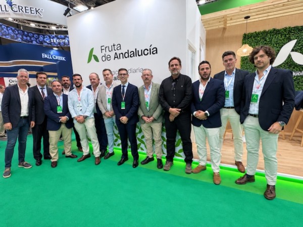 Fruta de Andalucía refuerza su crecimiento con la unión de dos nuevas empresas