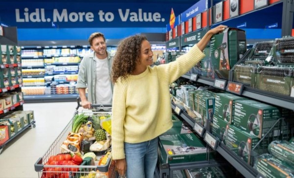 Lidl suma 43 millones de visitas más de clientes a sus tiendas en Reino Unido