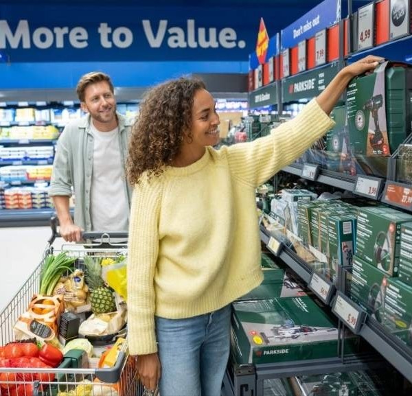 Lidl suma 43 millones de visitas más de clientes a sus tiendas en Reino Unido