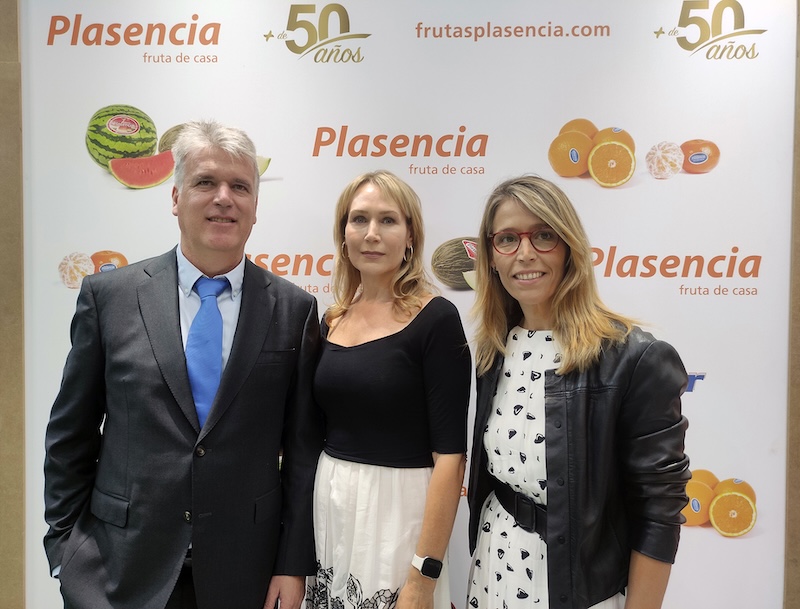 Los hermanos José Francisco y Luchy Amer Plasencia y Amparo Plasencia, segunda generación de Frutas Plasencia